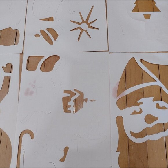 Vintage Holly Trim Christmas Stencils 32 Designs Mirrors & Windows OPENED - Picture 5 of 5